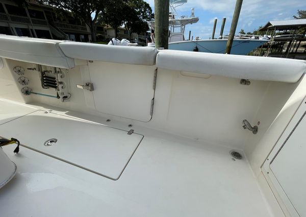 Cobia 350-CENTER-CONSOLE image