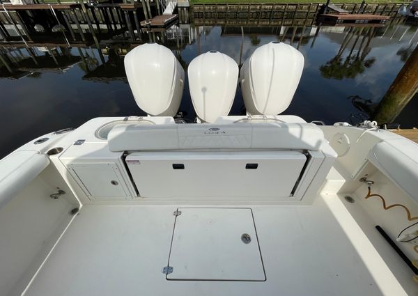 Cobia 350-CENTER-CONSOLE image