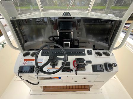 Cobia 350-CENTER-CONSOLE image