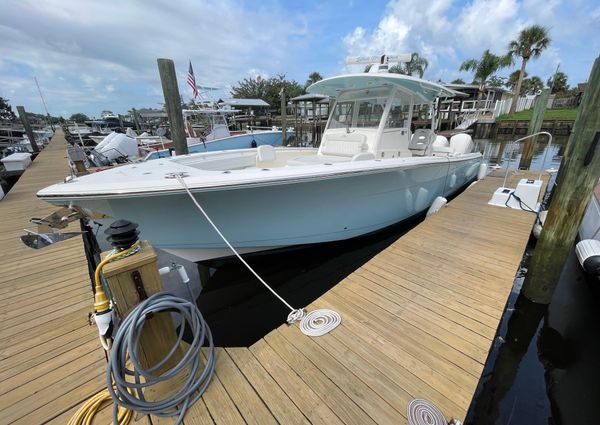 Cobia 350-CENTER-CONSOLE image