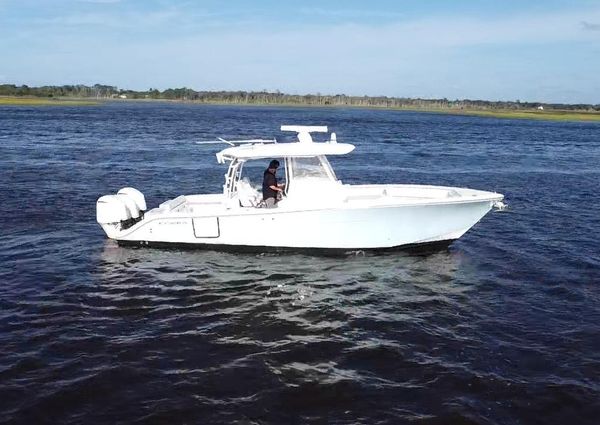 Cobia 350-CENTER-CONSOLE image