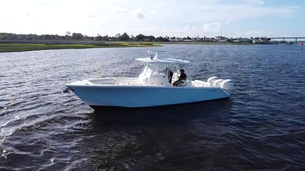 Cobia 350-CENTER-CONSOLE image