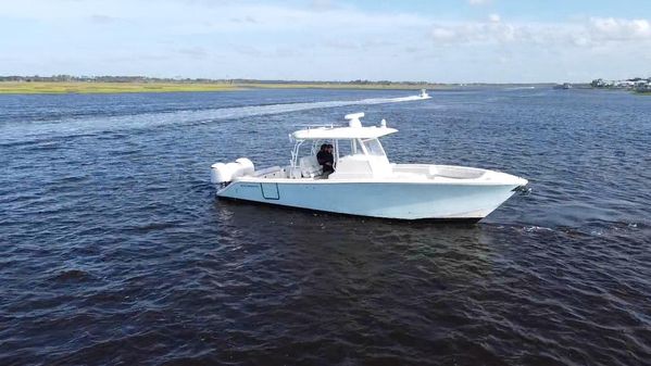 Cobia 350-CENTER-CONSOLE image