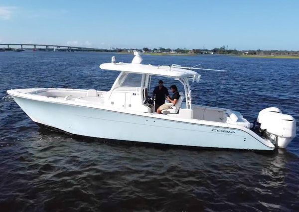 Cobia 350-CENTER-CONSOLE image