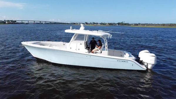 Cobia 350-CENTER-CONSOLE image