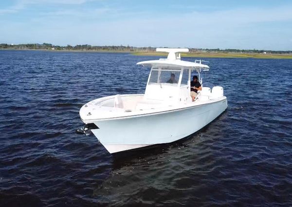 Cobia 350-CENTER-CONSOLE image