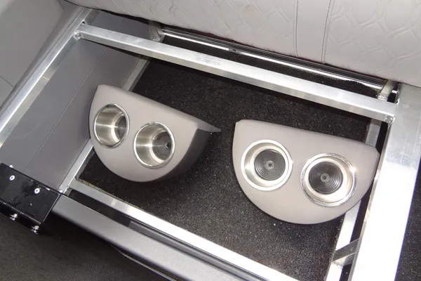 Tahoe Pontoon 2585 VRL image