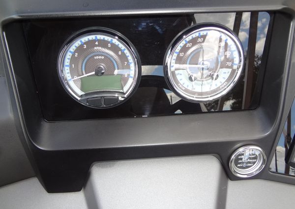 Tahoe Pontoon 2585 VRL image