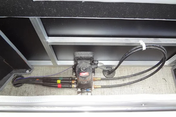 Tahoe Pontoon 2585 VRL image