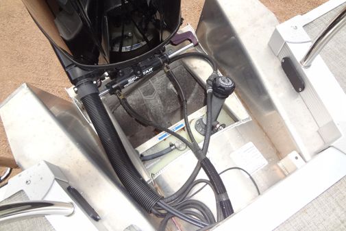 Tahoe Pontoon 2585 VRL image