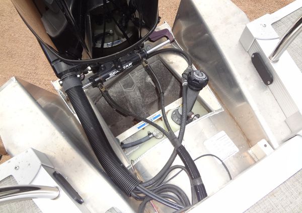 Tahoe Pontoon 2585 VRL image