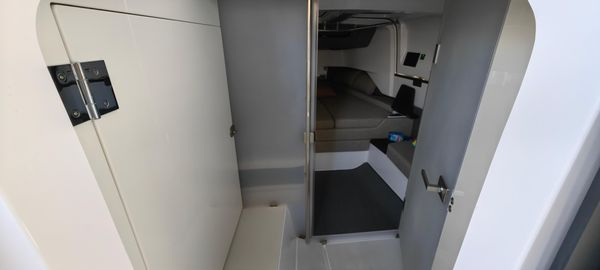 Axopar 37 XC CROSS CABIN image