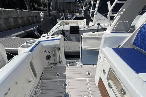 Boston Whaler 350 Realm image