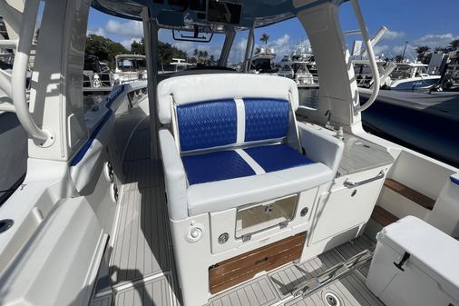 Boston Whaler 350 Realm image