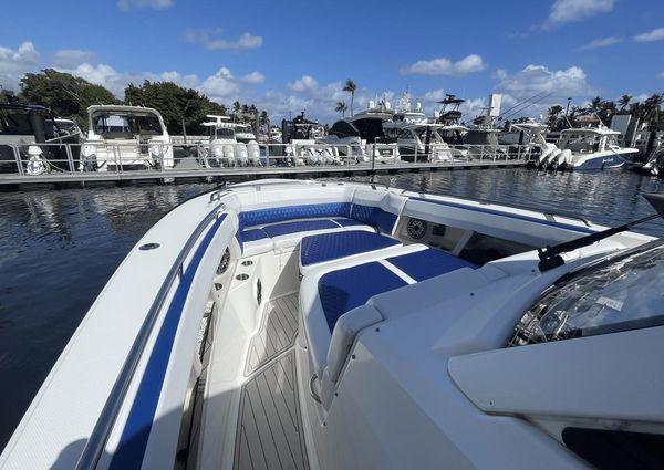 Boston Whaler 350 Realm image