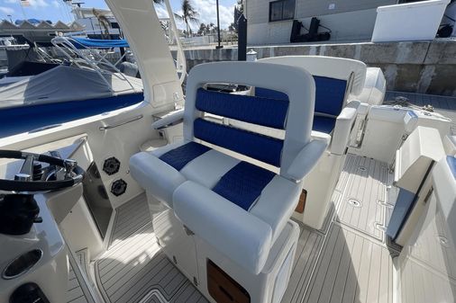 Boston Whaler 350 Realm image