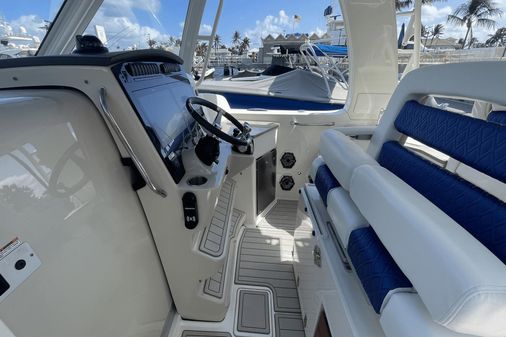 Boston Whaler 350 Realm image