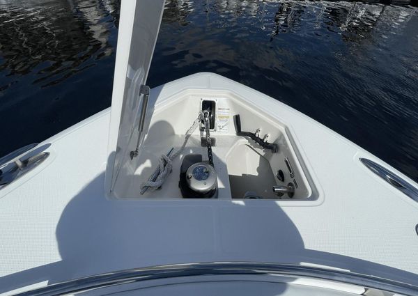 Boston Whaler 350 Realm image