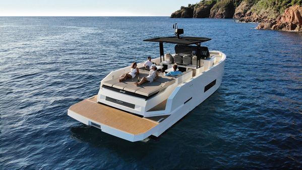 De Antonio Yachts D42 Open image