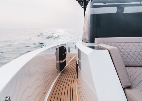 De Antonio Yachts D42 Open image