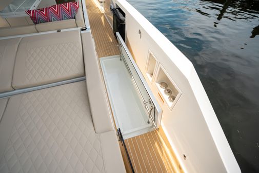 De Antonio Yachts D42 Open image