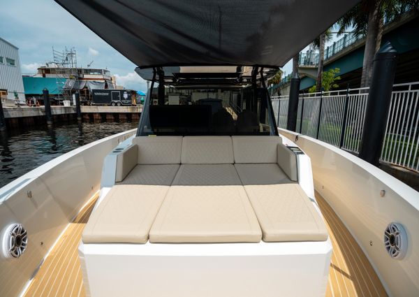 De Antonio Yachts D42 Open image