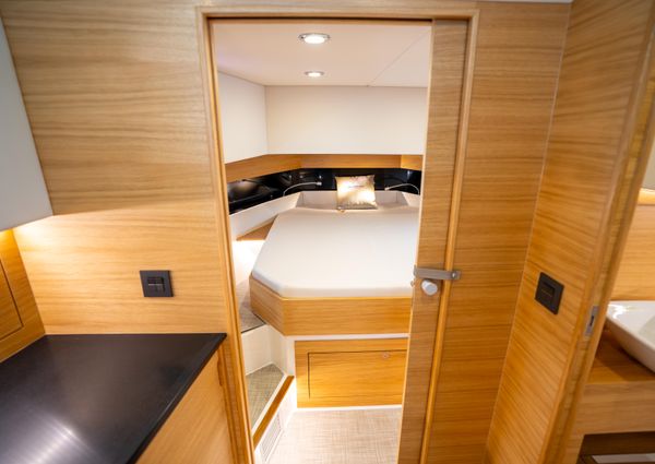 De Antonio Yachts D42 Open image