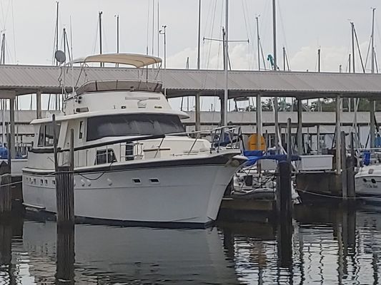 Hatteras 53 Extended Deckhouse - main image