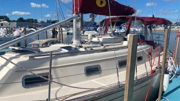Island Packet 32
