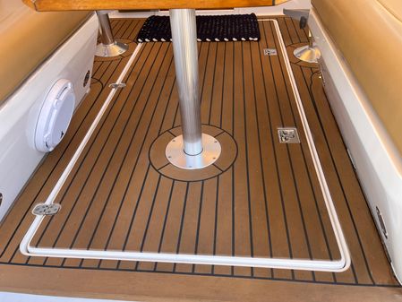 Legacy Yachts 28 Express image
