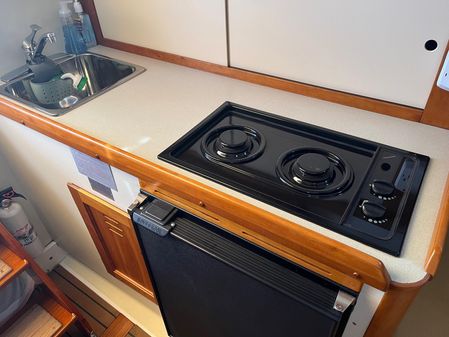 Legacy Yachts 28 Express image