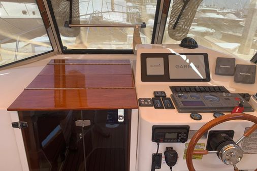 Legacy Yachts 28 Express image