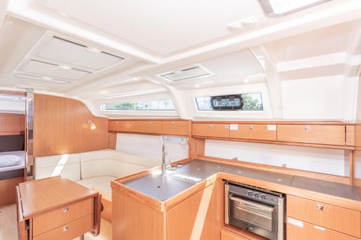 Bavaria Cruiser 37 image