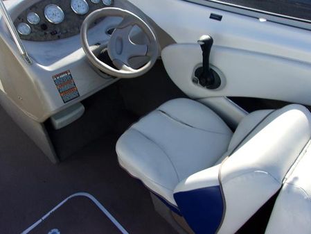 Bayliner 215-BR image