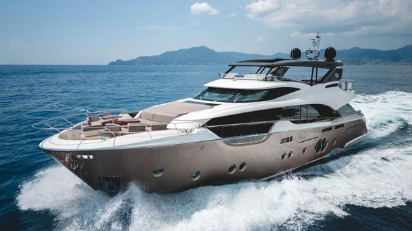Monte Carlo Yachts MCY 96 