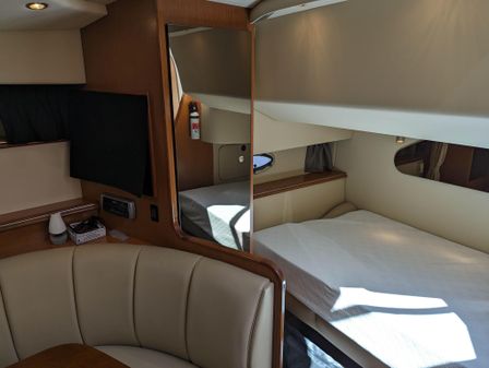 Cruisers Yachts 320 Express image