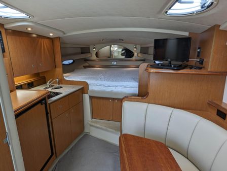 Cruisers Yachts 320 Express image