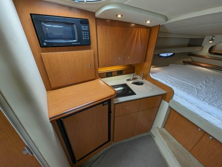 Cruisers Yachts 320 Express image