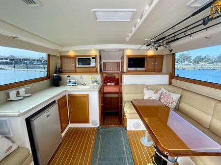 Cabo 35 Flybridge image