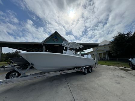 Front Runner 26 Center Console image