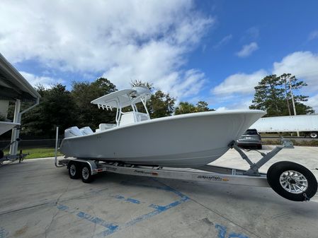 Front Runner 26 Center Console image