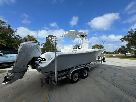 Front Runner 26 Center Console image