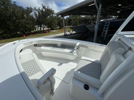 Front Runner 26 Center Console image