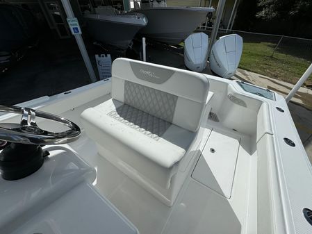 Front Runner 26 Center Console image