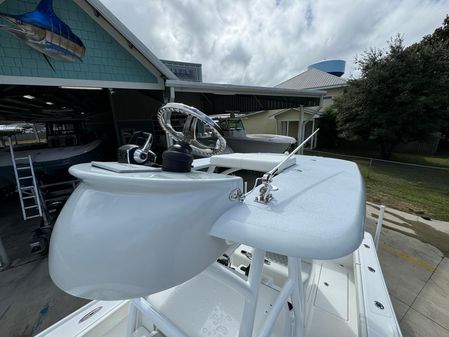 Front Runner 26 Center Console image