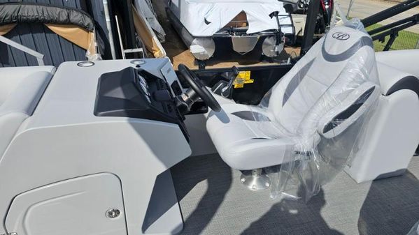 Bentley-pontoons LEGACY-223-NAVIGATOR image