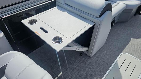 Bentley-pontoons LEGACY-223-NAVIGATOR image