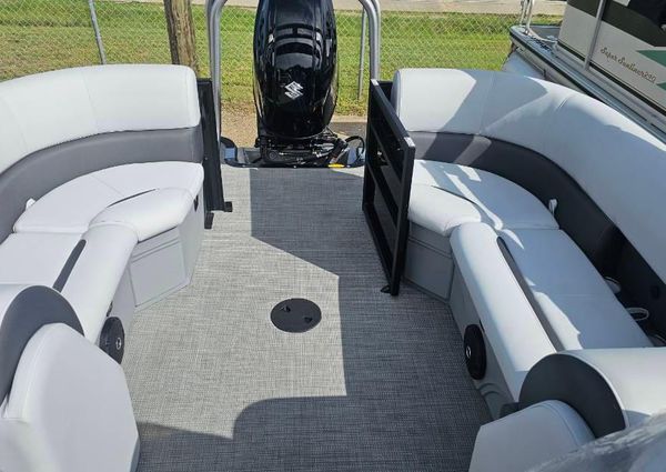 Bentley-pontoons LEGACY-223-NAVIGATOR image