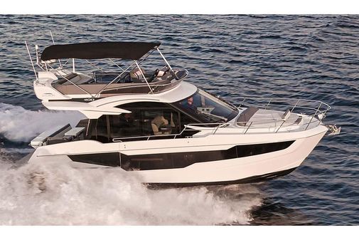 Galeon 400 Fly image