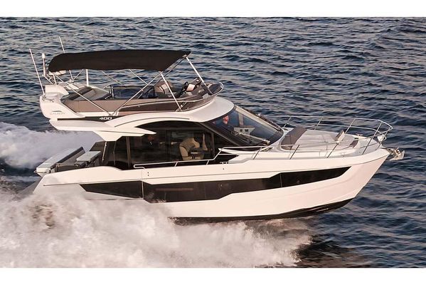 Galeon 400 Fly - main image